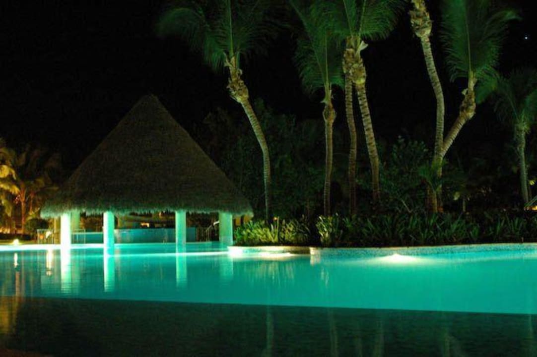 Pool bei Nacht Iberostar Selection Hacienda Dominicus