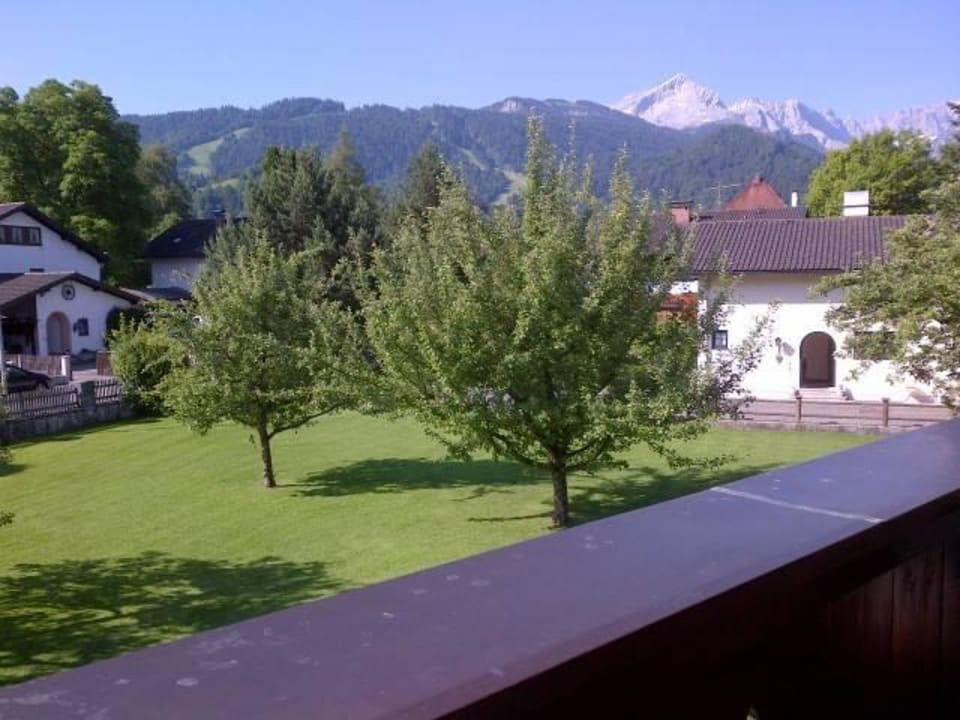 Blick Gästehaus zur Alpspitze Gästehaus Zufriedenheit