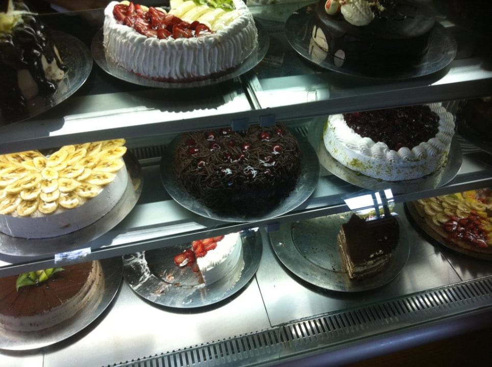 Kuchenbuffet - lecker Limak Lara Deluxe Hotel & Resort