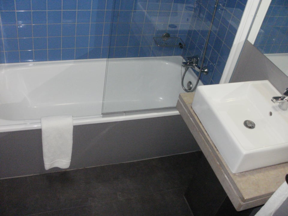 Bad mit Wanne Rocamar Exclusive Hotel & Spa