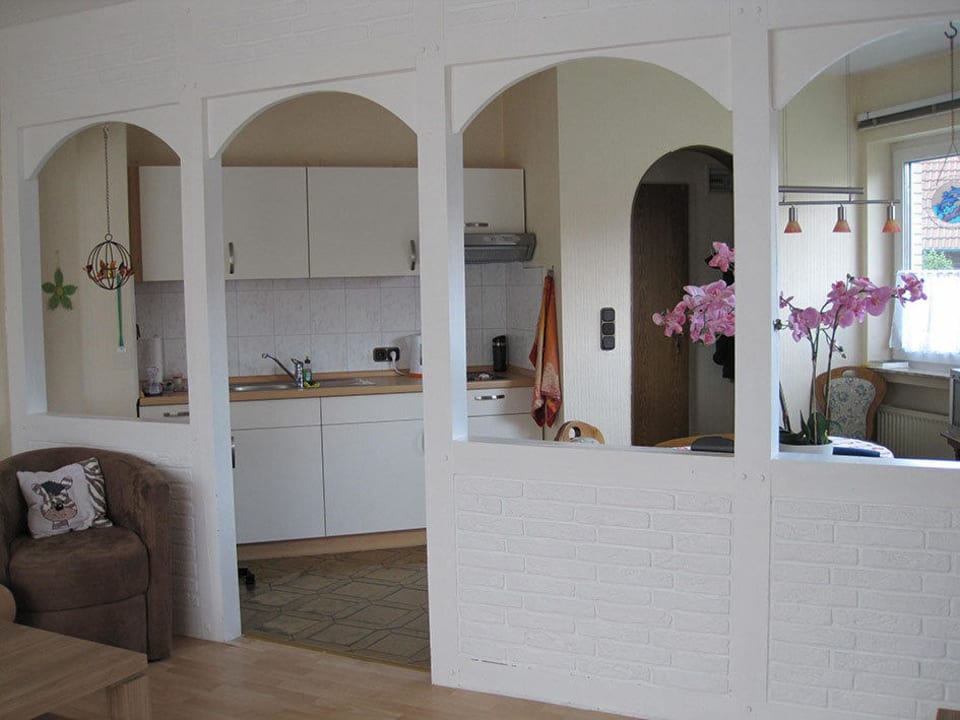 Abtrennung vom Wohnzimmer zur Küche  Ferienwohnungen Haus am Leuchtturm