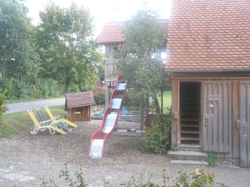 Heuboden, Rutsche, Sandkasten Ferienbauernhof Larrieder Mühle