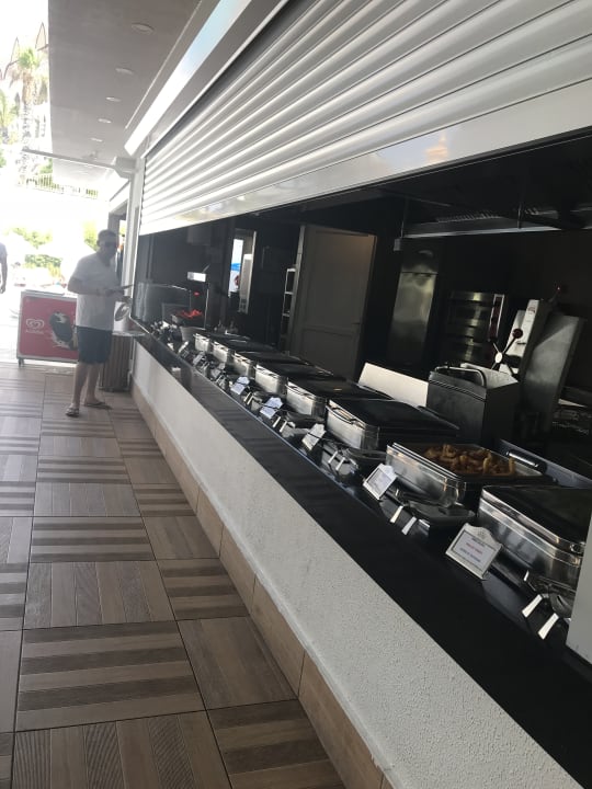 Pool Side Royal Palace Hotel & Spa