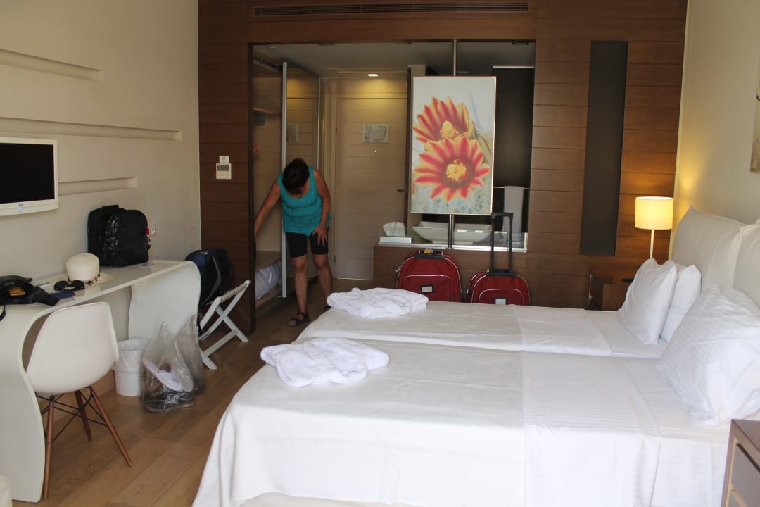 Zimmer mit dem Balkon im Rücken Aegean Pearl
