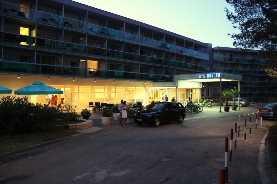 Main entrance Hotel Aurora