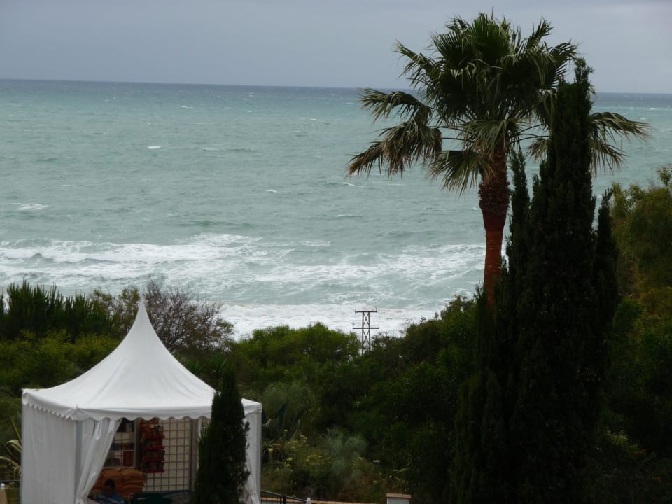 Stürmisches Wasser Fuerte Conil-Resort