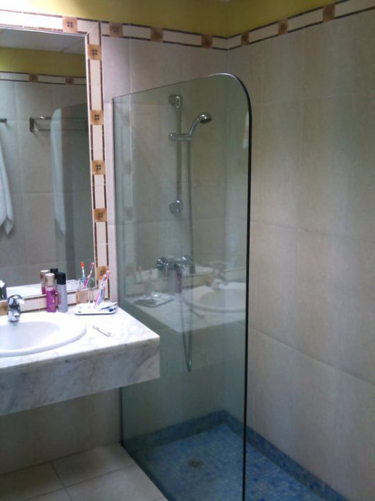 Dusche allsun Hotel Lucana