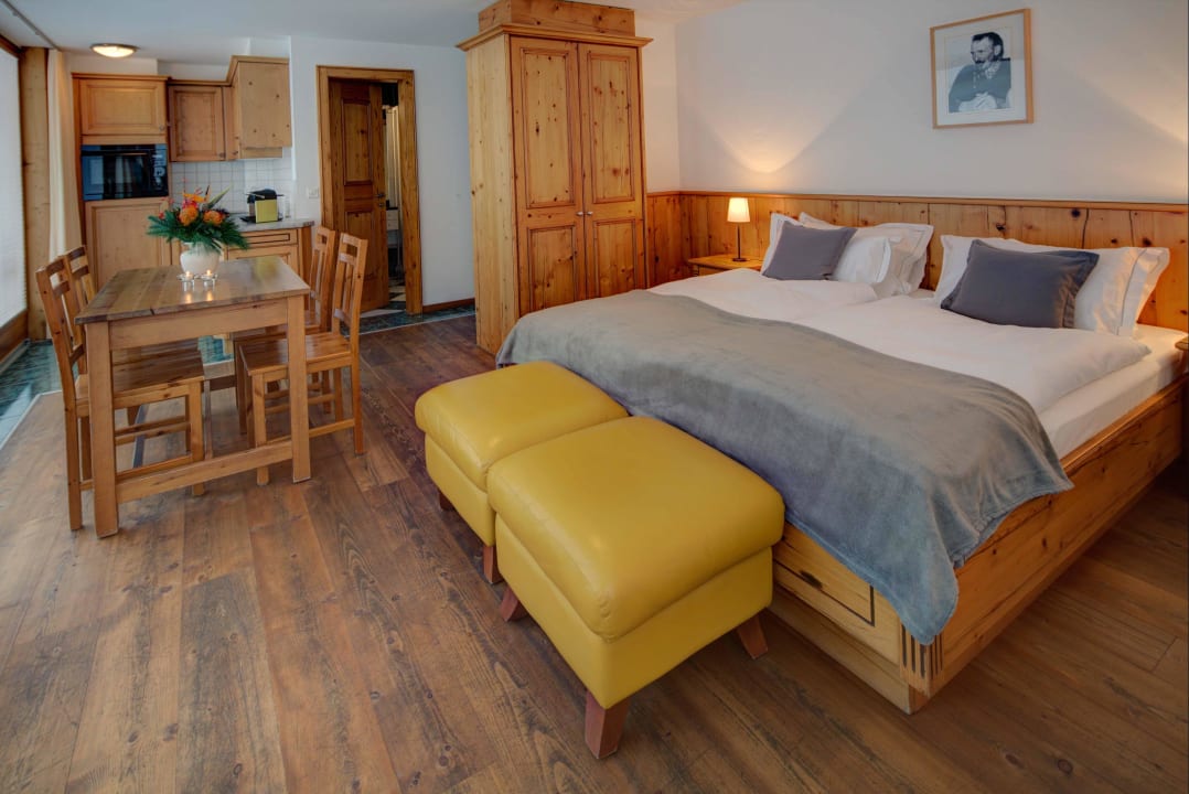 Studio 22 Summits Apartments