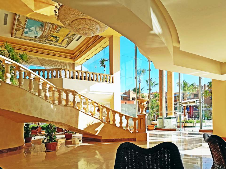 Lobby Hotel Titanic Palace