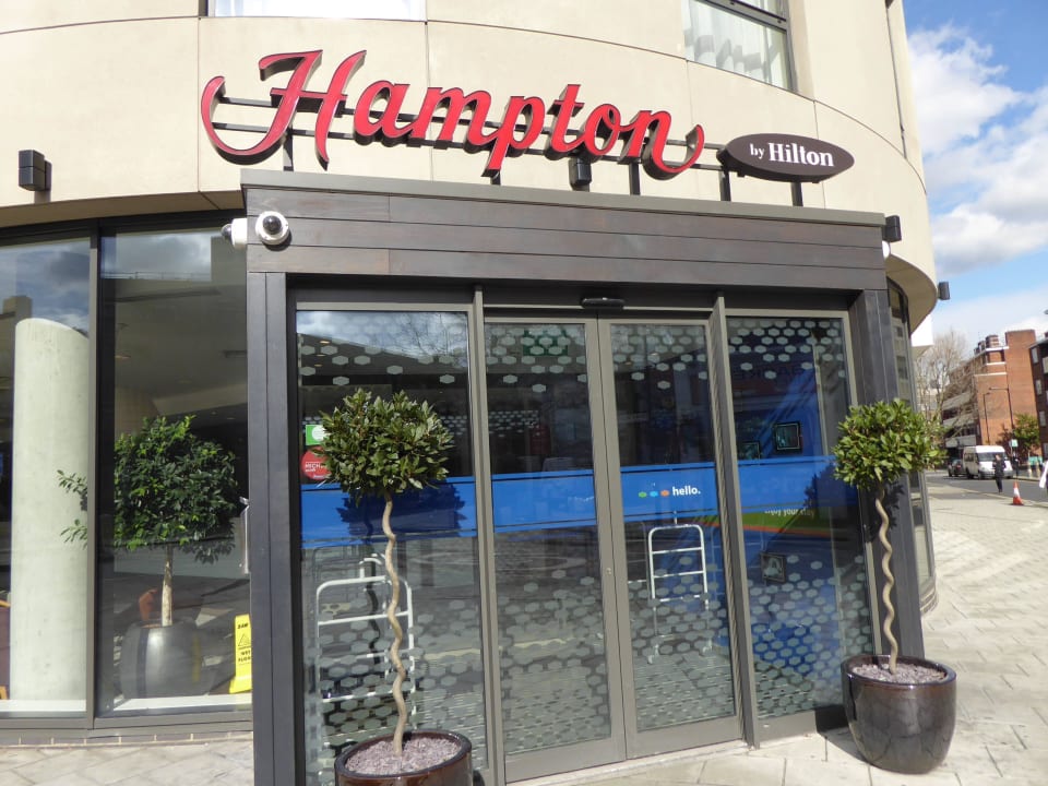 Eingang Hampton by Hilton London Waterloo