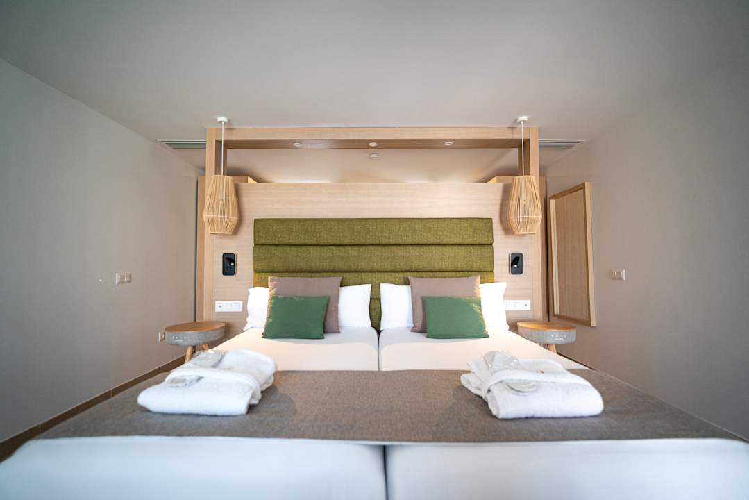 Zimmer HL Miraflor Suites Hotel