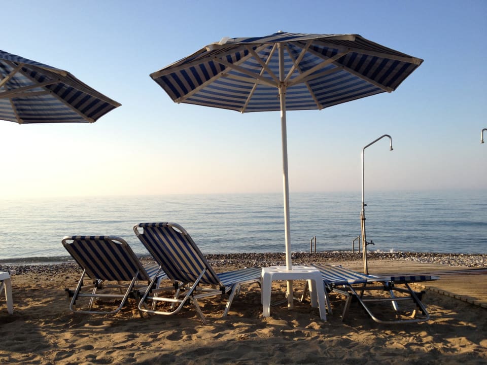 Liegen direkt am Meer Hydramis Palace Beach Resort