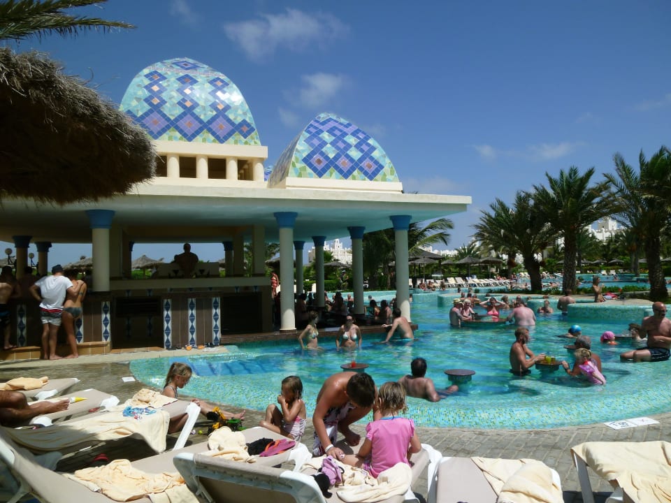Die Poolbar Hotel Riu Karamboa