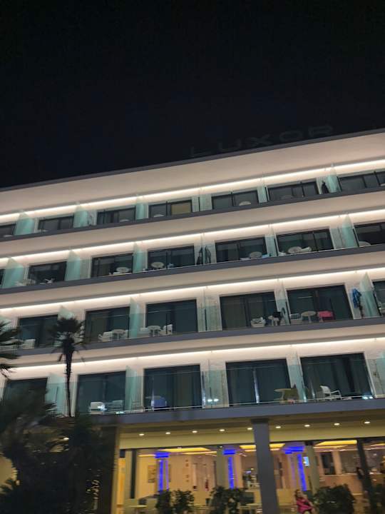 Außenansicht Hotel Luxor