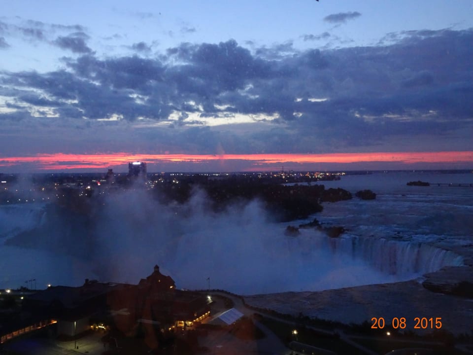Morgenrot vom Zimmer aus Marriott Niagara Falls Fallsview Hotel & Spa