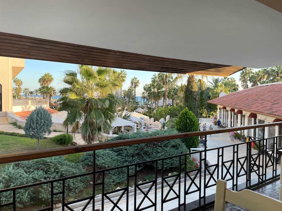 Gartenanlage Adora Hotel & Resort