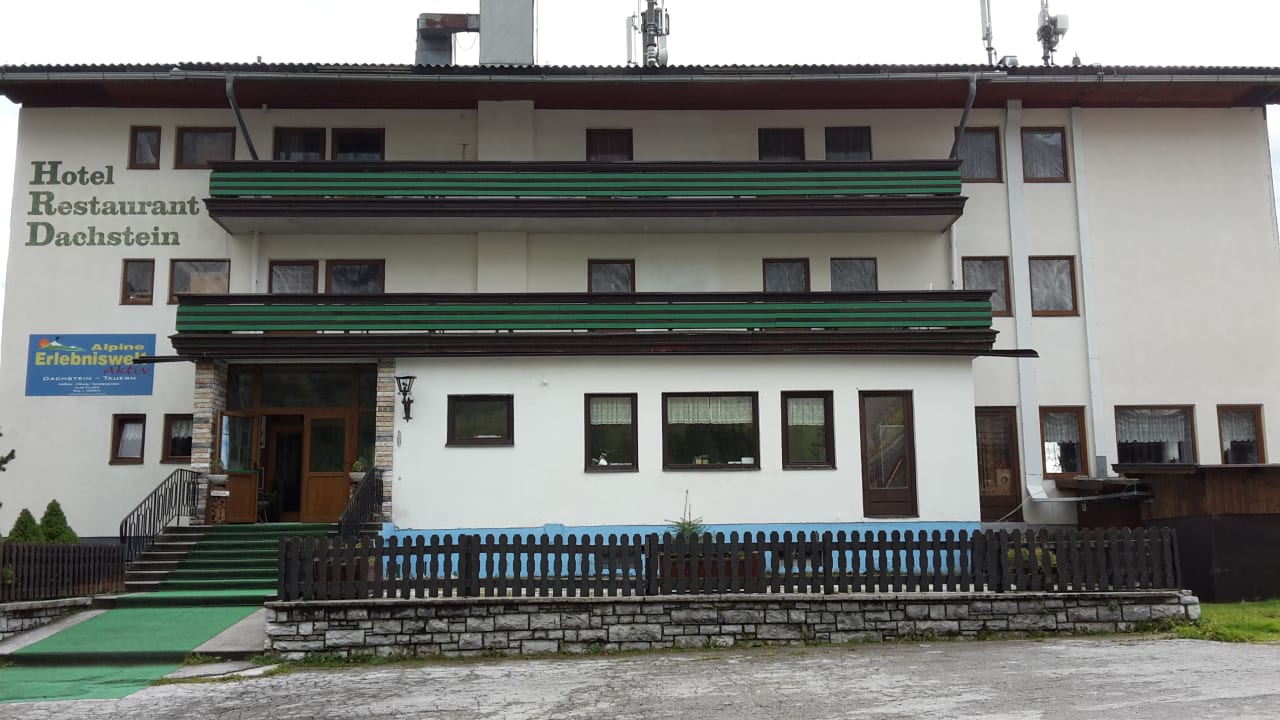 Außenansicht Berghotel Dachstein