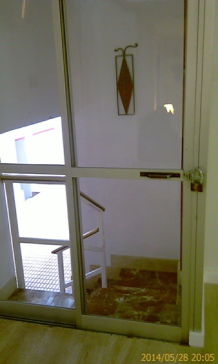 Tür verriegelt whala!beach