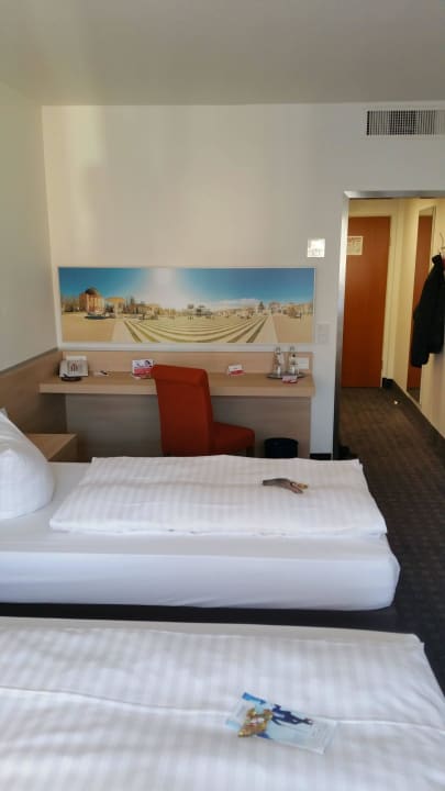 Von Fensterseite her H+ Hotel Darmstadt