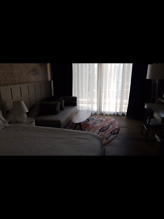 Zimmer Acanthus Cennet Barut Collection