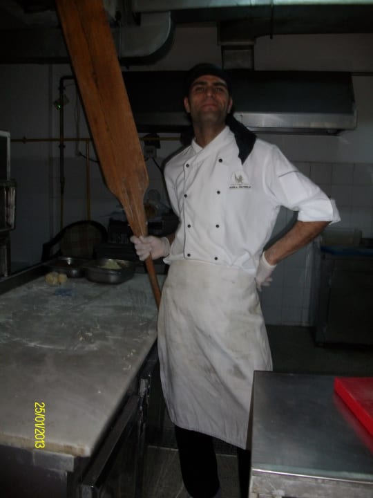 Unser super Pizzakoch Aska Hotel Just in Beach