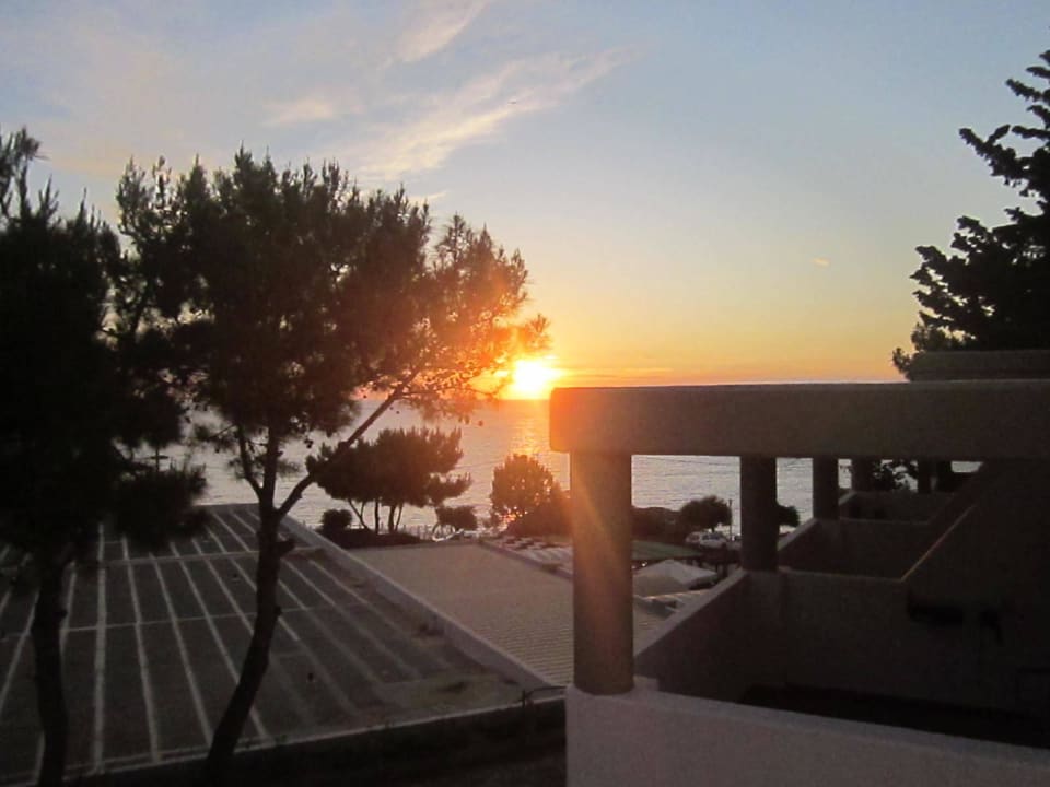 Wschód słońca widok  z balkonu alltoura Club Hotel Porto Angeli Beach Resort