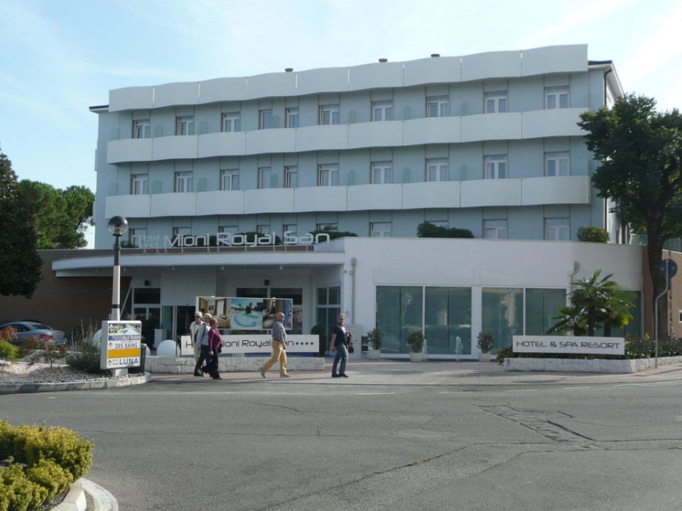 Zufahrt zum Hotel Hotel Mioni Royal San