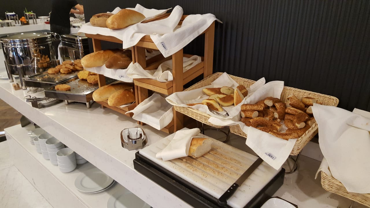 Frühstück... DoubleTree by Hilton Hotel Izmir Airport