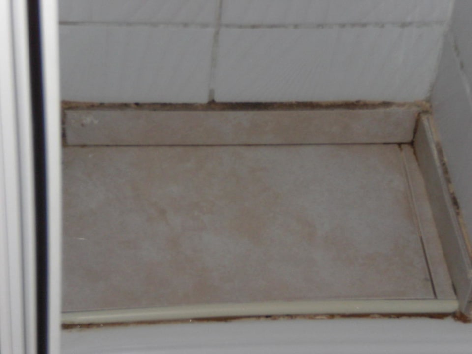 Schimmel in der Dusche Hotel Felice