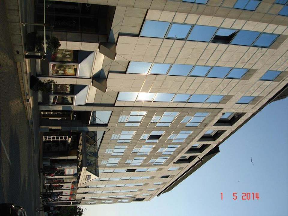 Widok hotelu od strony Hviezdoslavovo namestie Park Inn by Radisson Danube, Bratislava Hotel