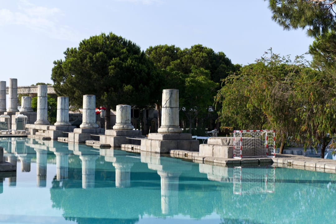Antik Pool Xanadu Resort Hotel