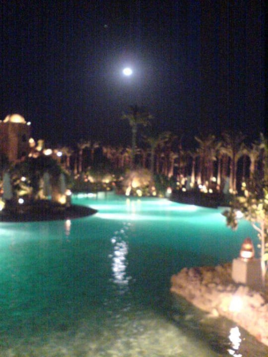 Poollandschaft bei Nacht Makadi Palace