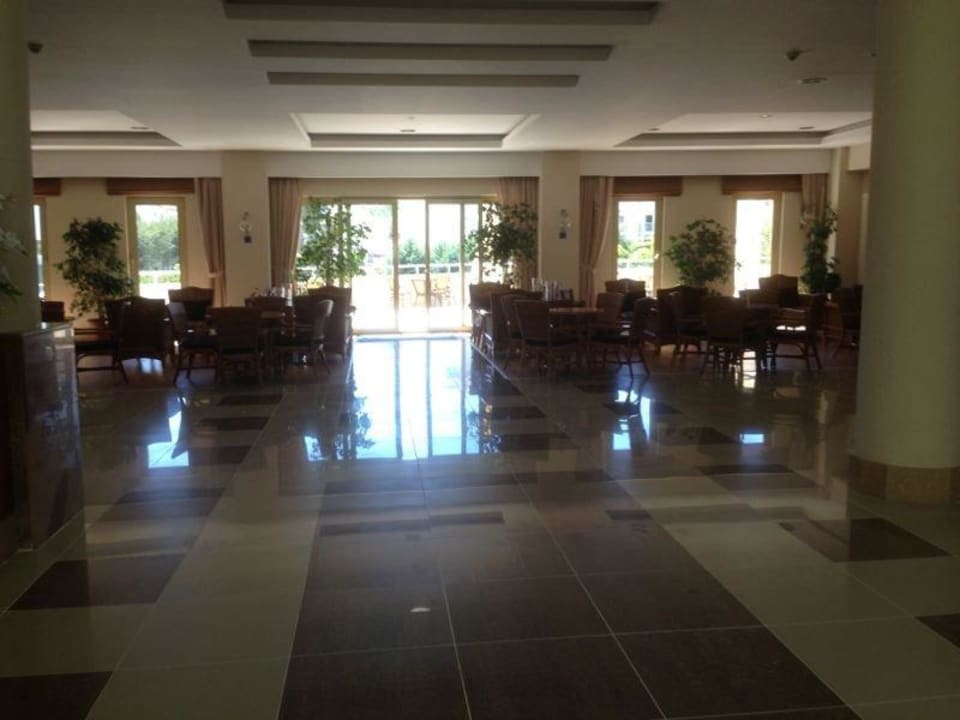 Lobby Side Breeze Hotel