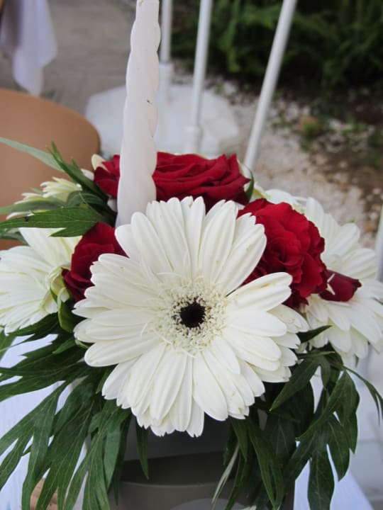 Blumengesteck beim Galadinner Alaiye Resort & Spa