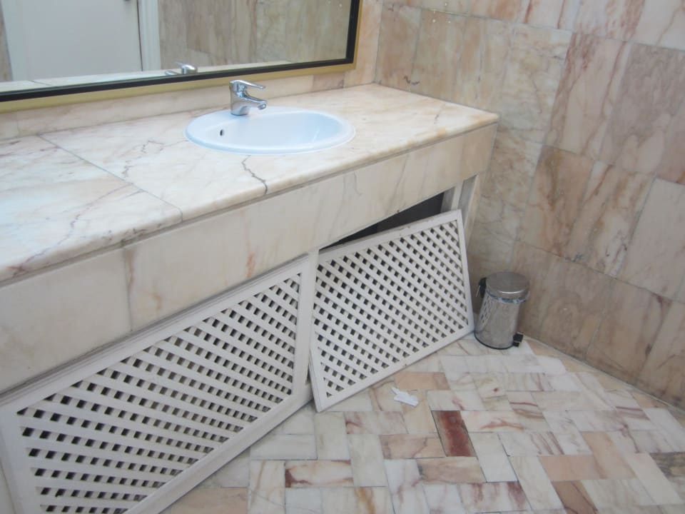 Die öffentlichen Toiletten Hotel Amir Palace