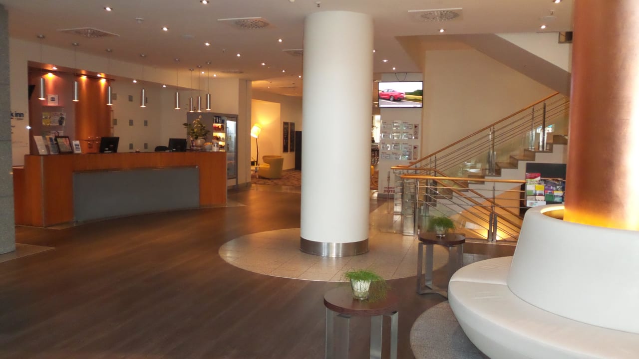 Lobby und Rezeption Mercure Hotel Bochum City