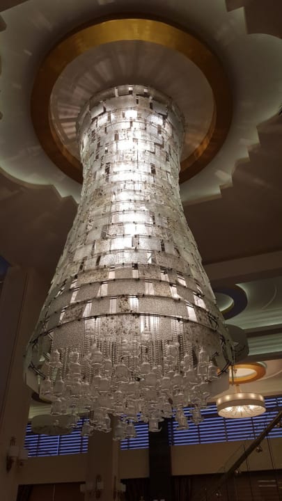 Beeindruckender Kronleuchter Hotel Royal Garden Beach