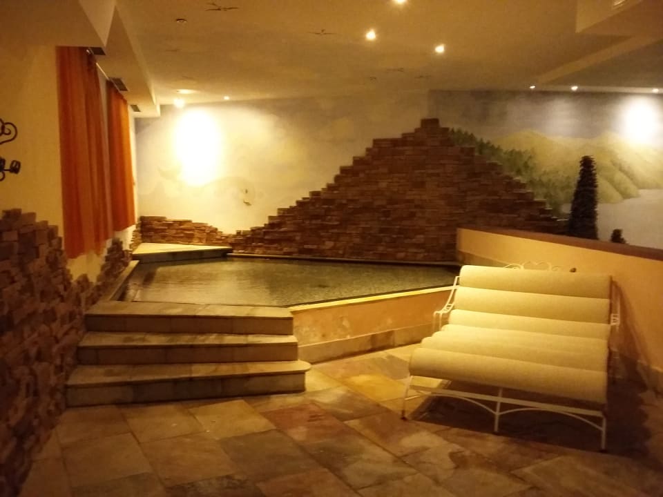 Pool Alphotel Tyrol