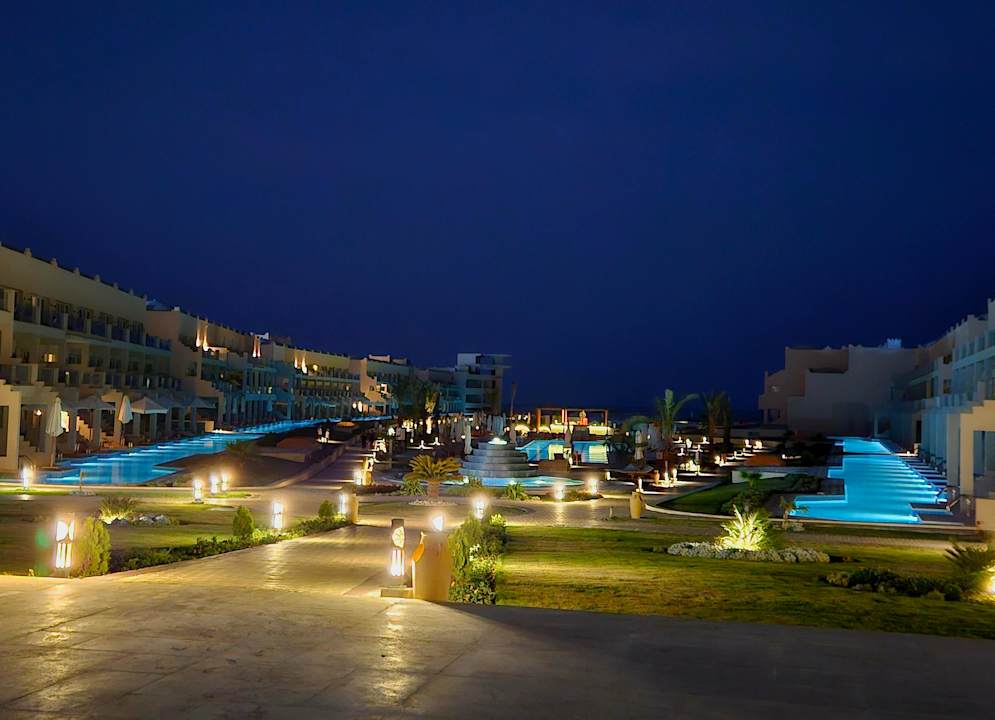 Gartenanlage Diamond Beach by Pearl Resort