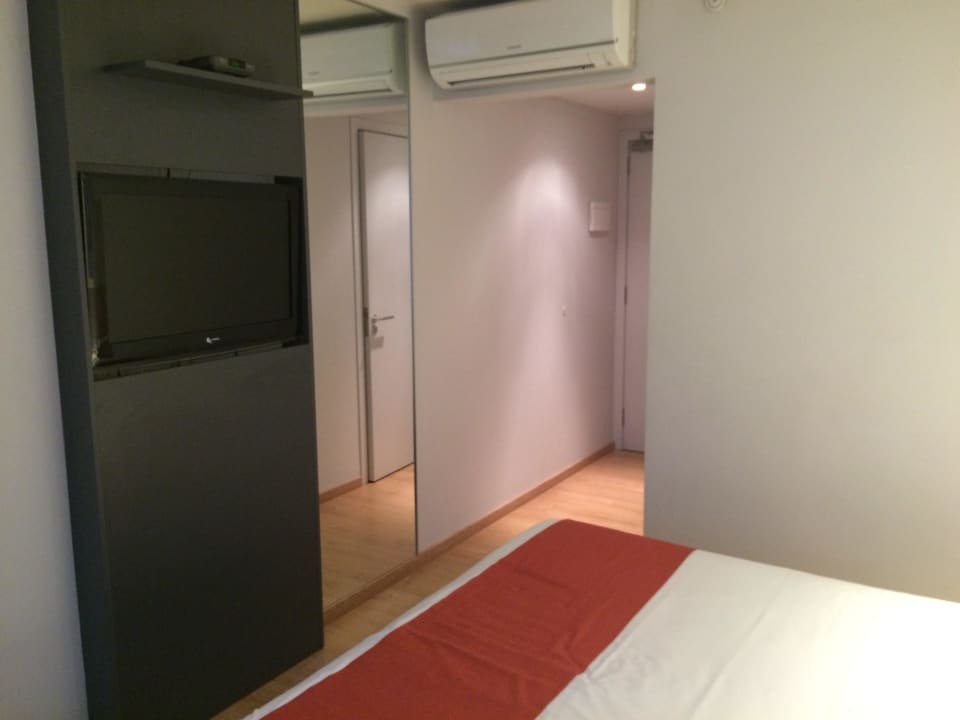 Foto de la habitación. Moderno tv Hotel Orpheo Express