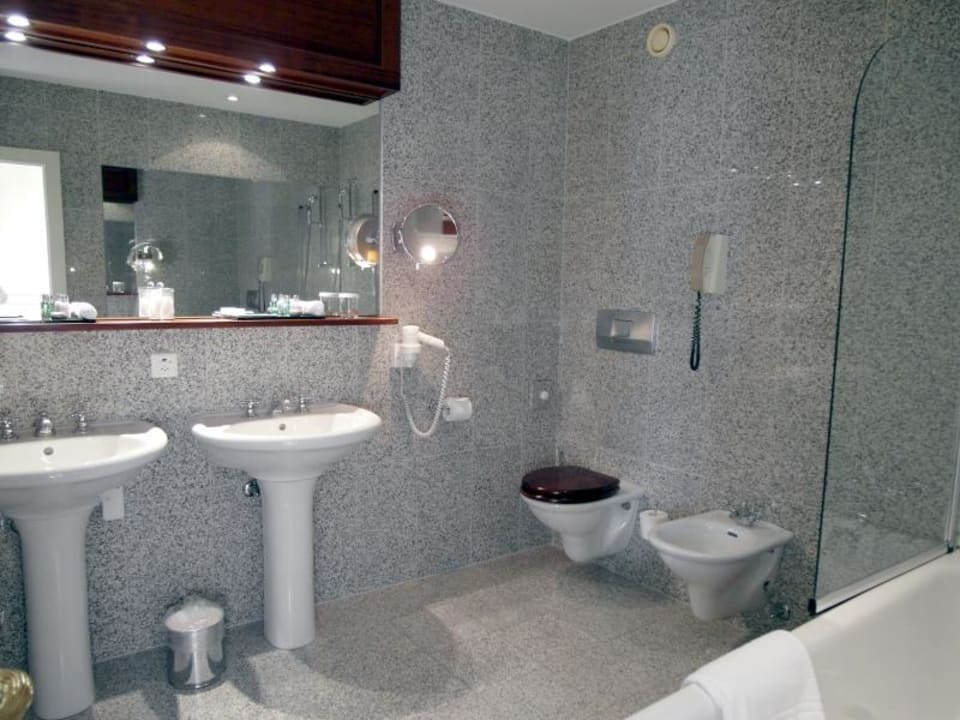Badezimmer Hotel Des Trois Couronnes