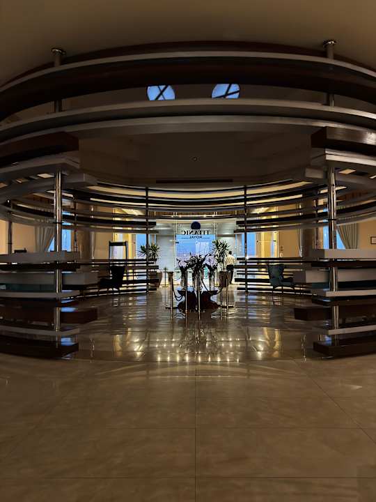 Lobby Titanic Royal