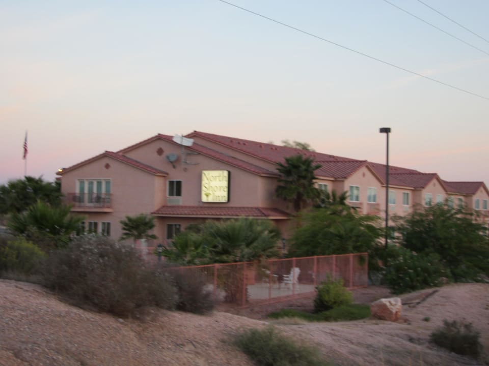 Ansicht von der Straße North Shore Inn at Lake Mead