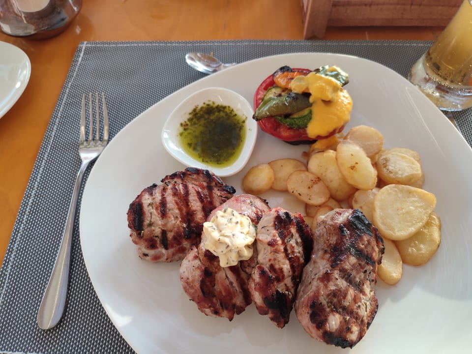 Gastro Anissa Beach & Village