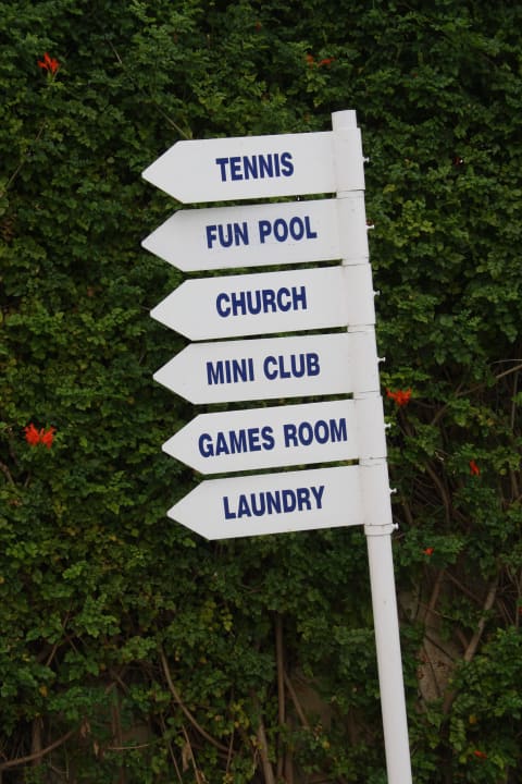 Wegweiser Grand Hotel Holiday Resort