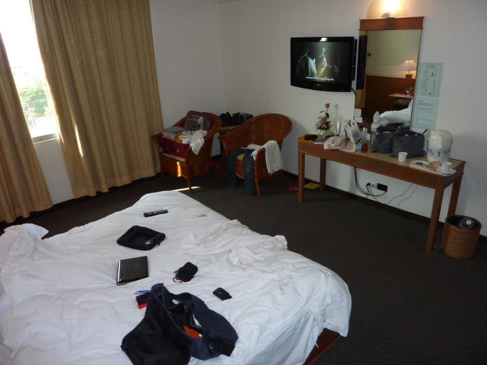 Mein unaufgeräumtes Zimmer Charoen Hotel