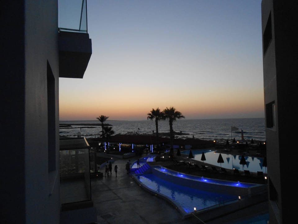 Vom Balkon am Abend allsun Hotel Carolina Mare