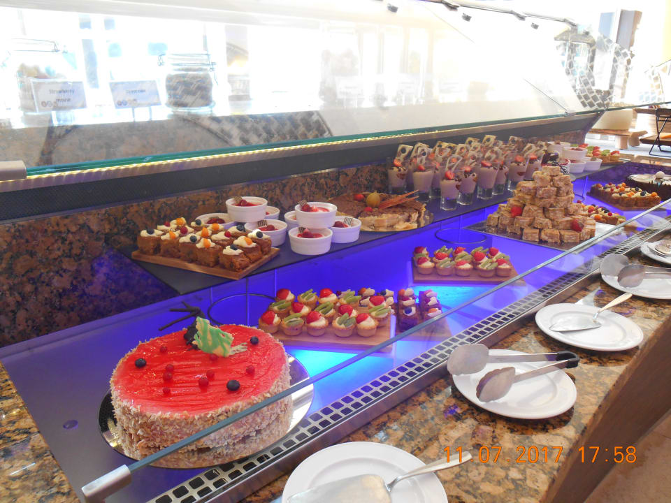 Restaurant Olympic Lagoon Resort Paphos