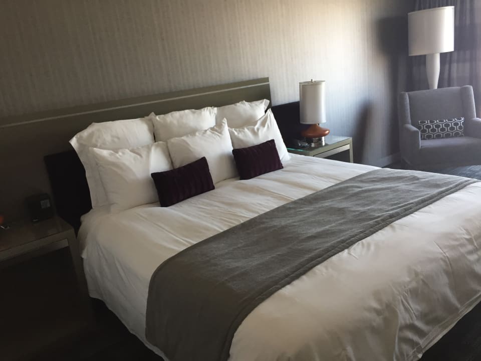 Zimmer Loews Hollywood Hotel