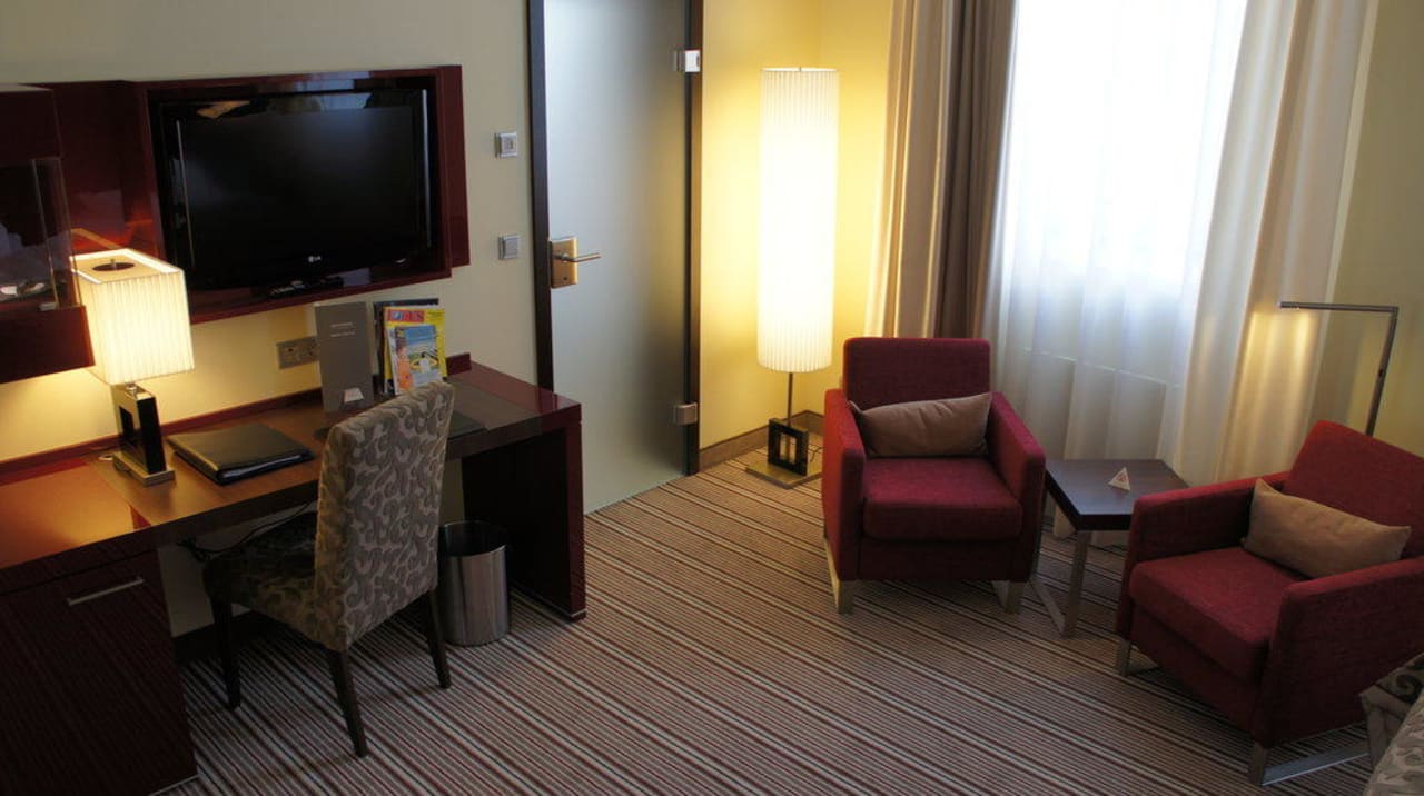 Superior-Doppelzimmer mit Blick auf den Hinterhof Steigenberger Hotel Graf Zeppelin